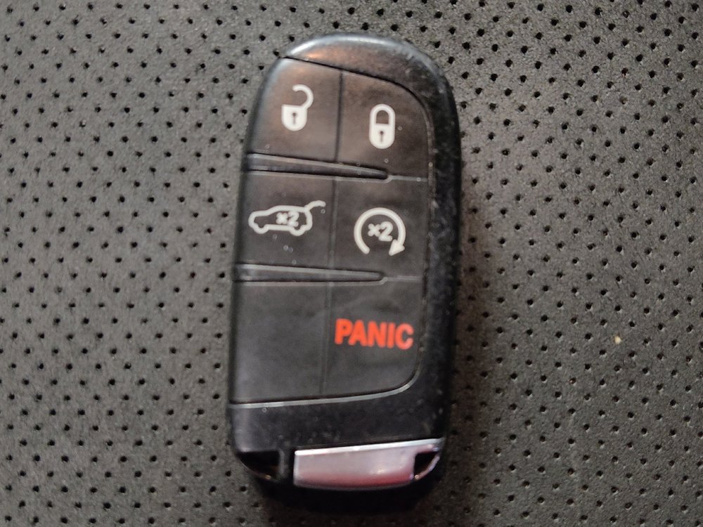 Used 2020 Jeep Grand Cherokee Altitude image 32