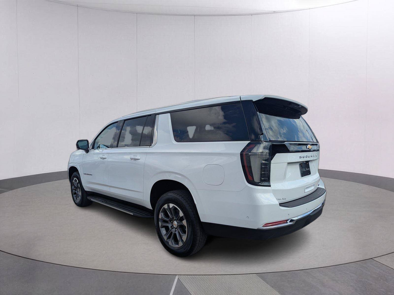 New 2026 Chevrolet Suburban LT w/ Comfort Package RWD image 5