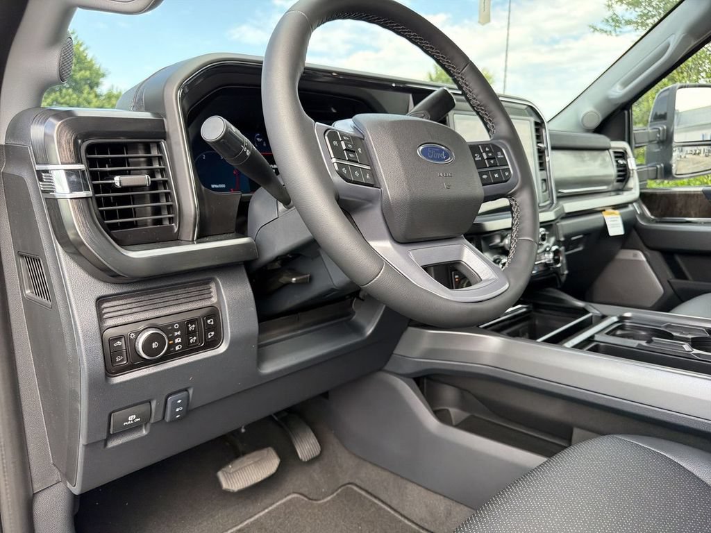 Certified 2026 Ford F350 Lariat w/ Black Appearance Package AWD/4WD image 13