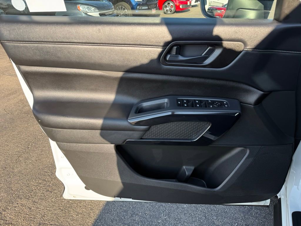 Certified 2024 Nissan Pathfinder S image 18