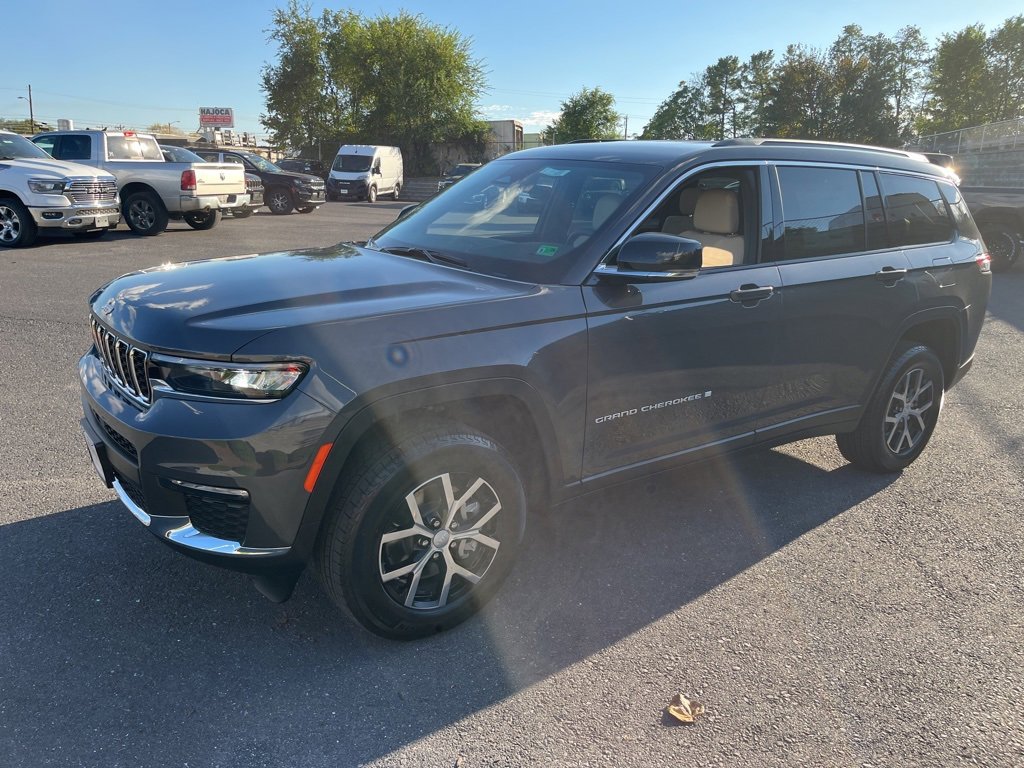 New 2025 Jeep Grand Cherokee L Limited image 7