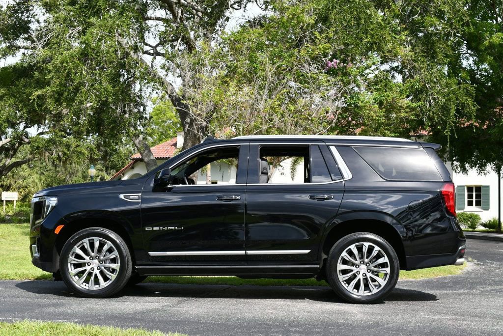 Used 2021 GMC Yukon Denali w/ Denali Premium Package image 33