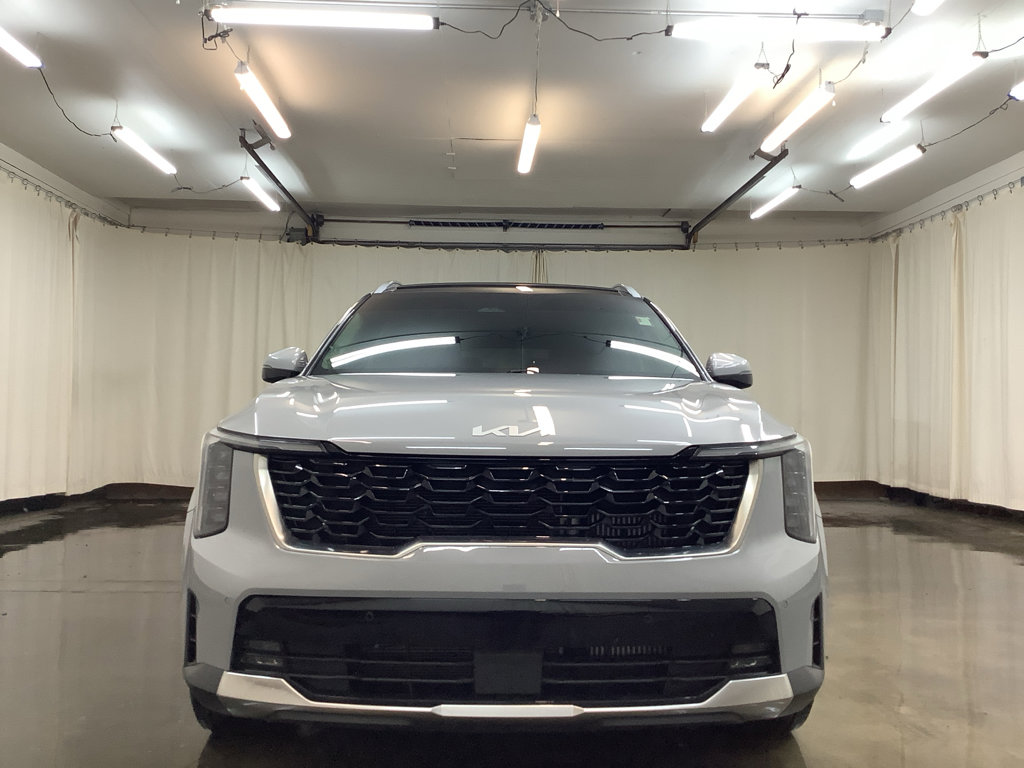 Used 2024 Kia Sorento EX w/ Panoramic Sunroof Package image 11