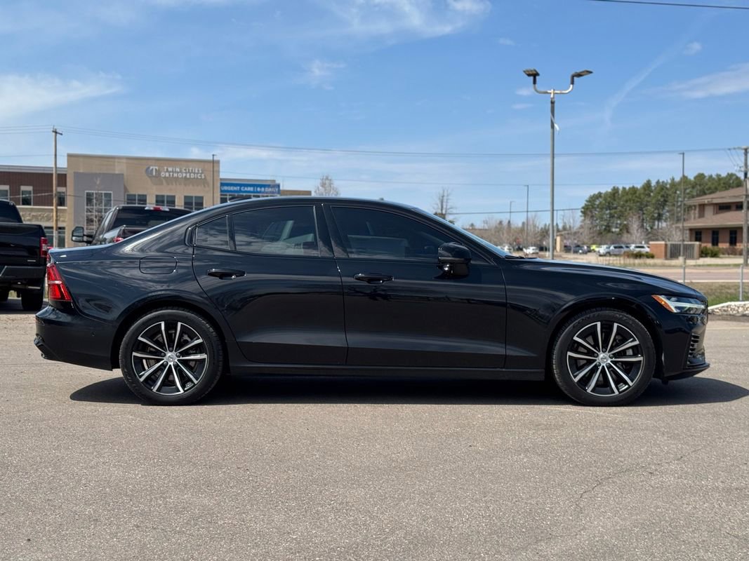 Used 2023 Volvo S60 T8 Plus image 9