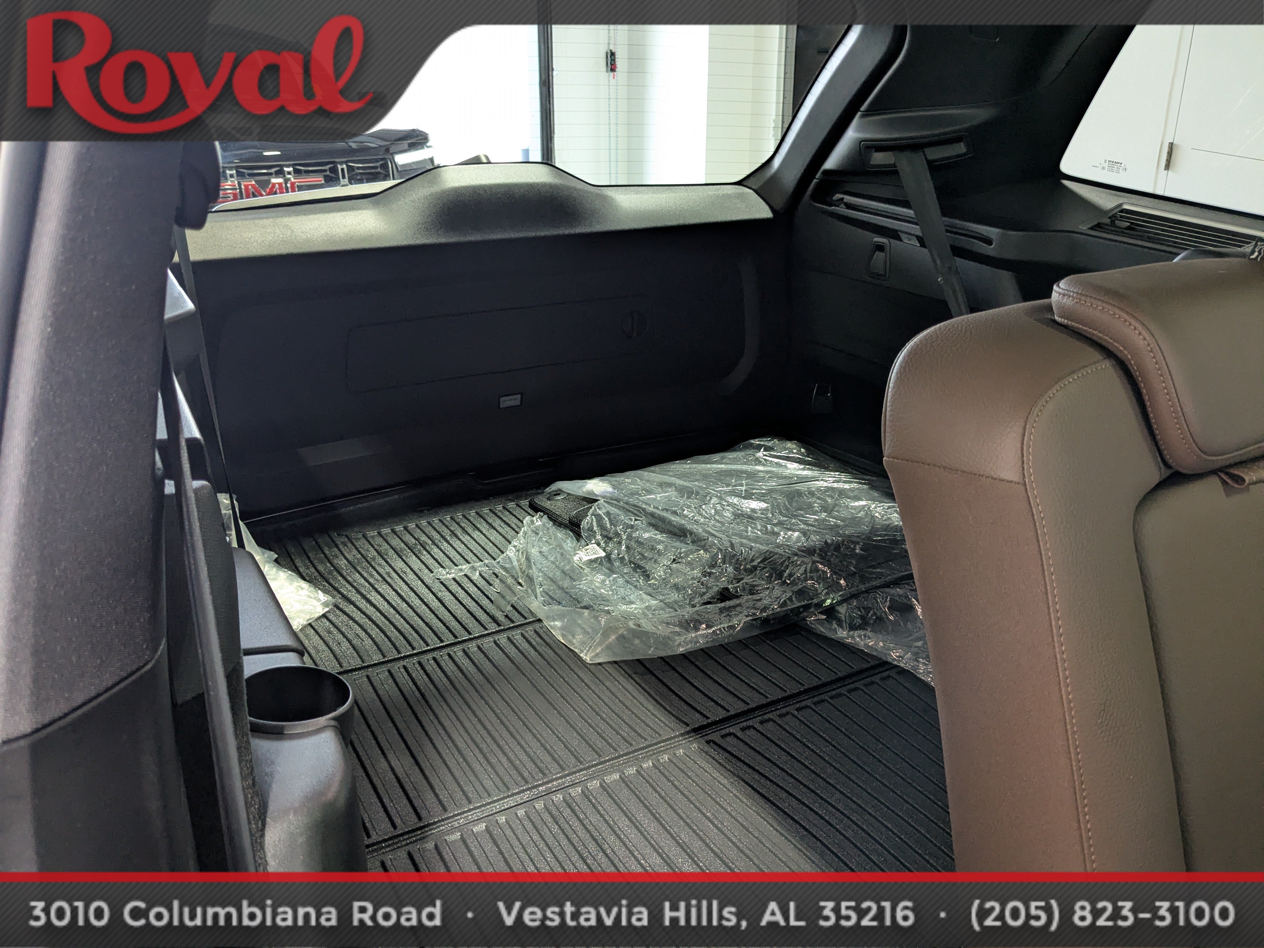 Certified 2023 Volvo XC90 B6 Plus w/ Protection Package Premier AWD/4WD image 11