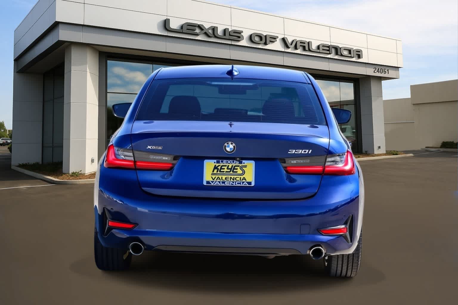 Used 2020 BMW 330i xDrive Sedan w/ Convenience Package AWD/4WD image 3