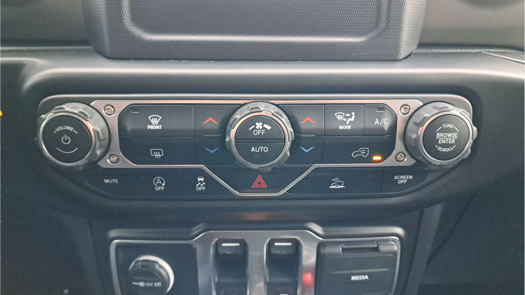 Used 2022 Jeep Wrangler Sport AWD/4WD image 20