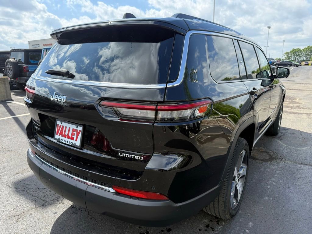 Used 2023 Jeep Grand Cherokee L Limited AWD/4WD image 3