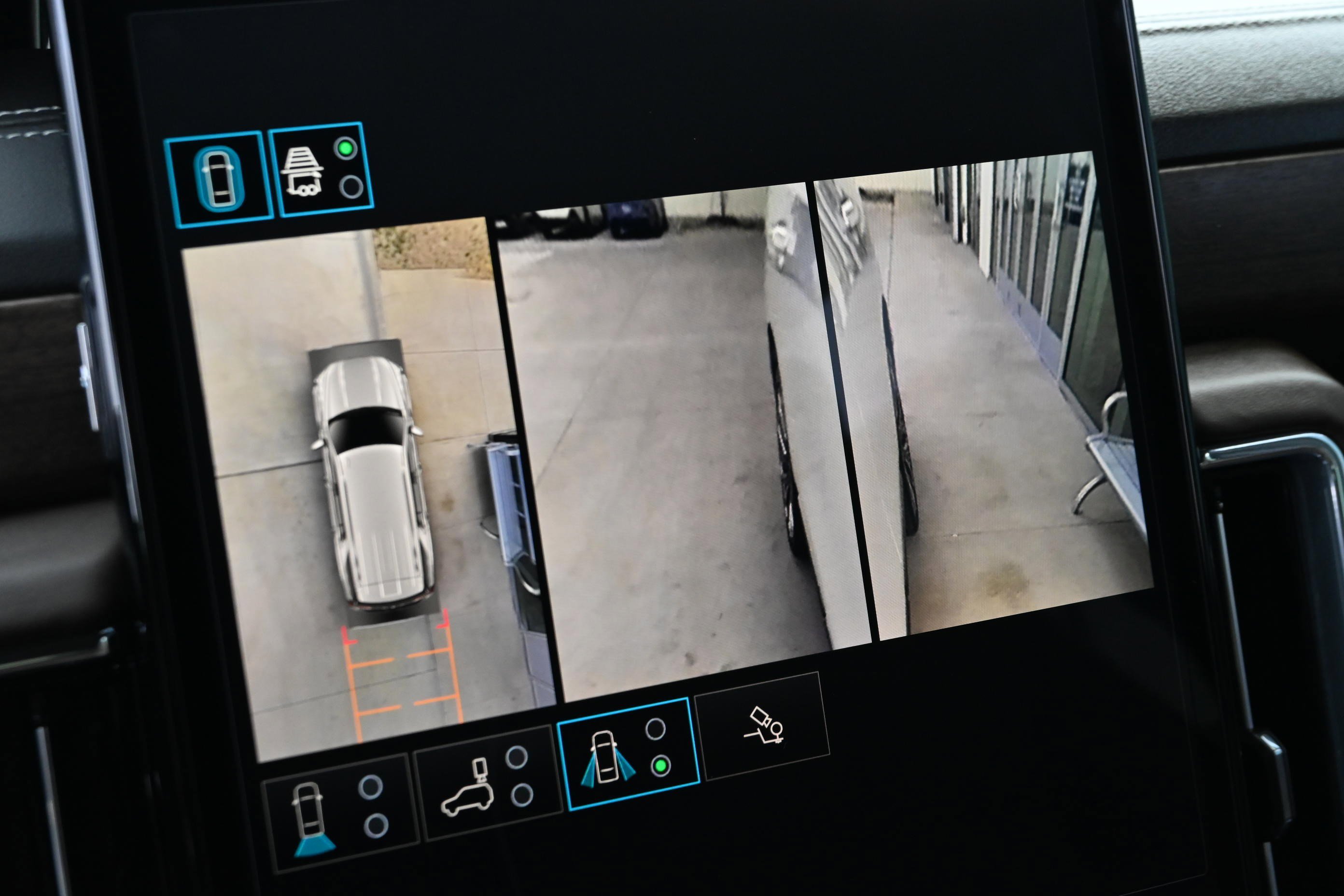 Used 2025 GMC Yukon Denali Ultimate image 35