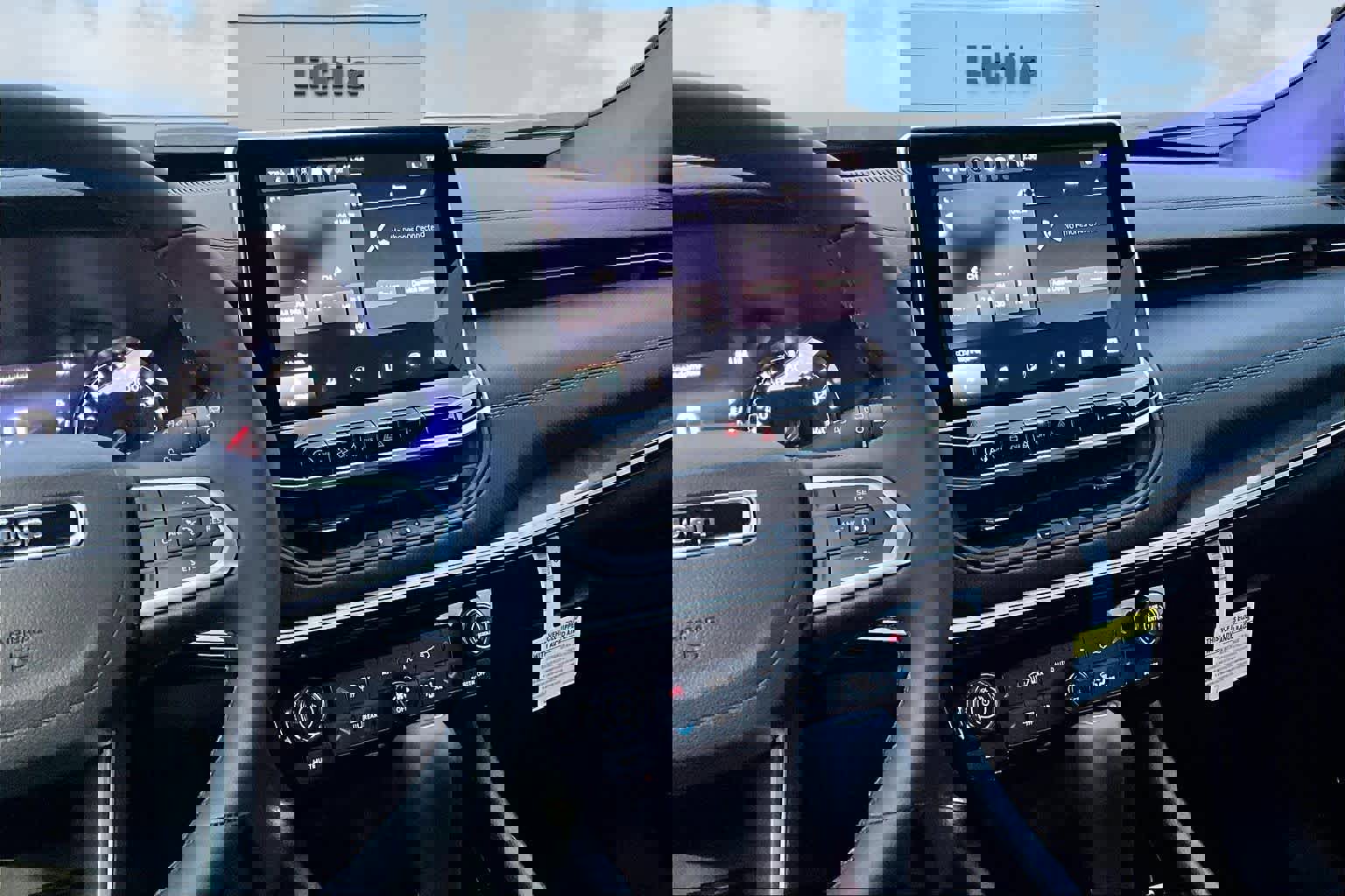 New 2026 Jeep Compass Latitude image 16