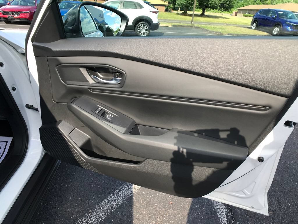 Certified 2025 Honda Accord SE image 25
