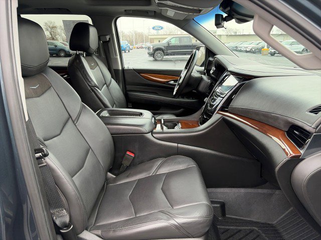 Used 2019 Cadillac Escalade Luxury AWD/4WD image 20
