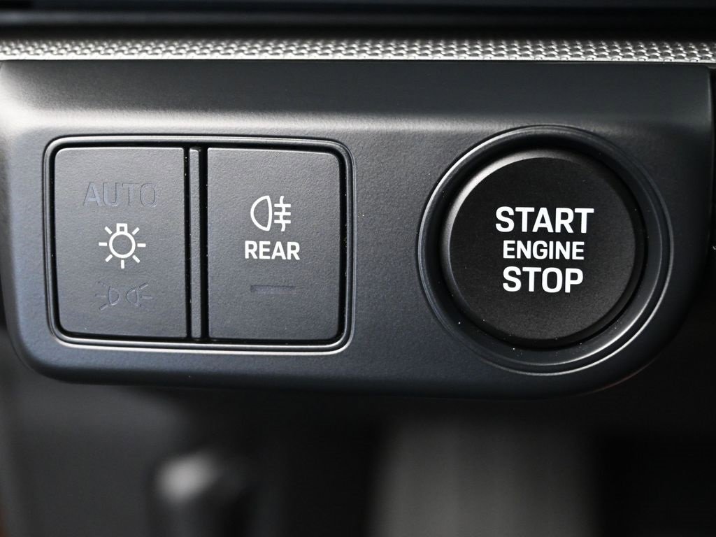 Used 2025 Porsche Panamera 4 image 24