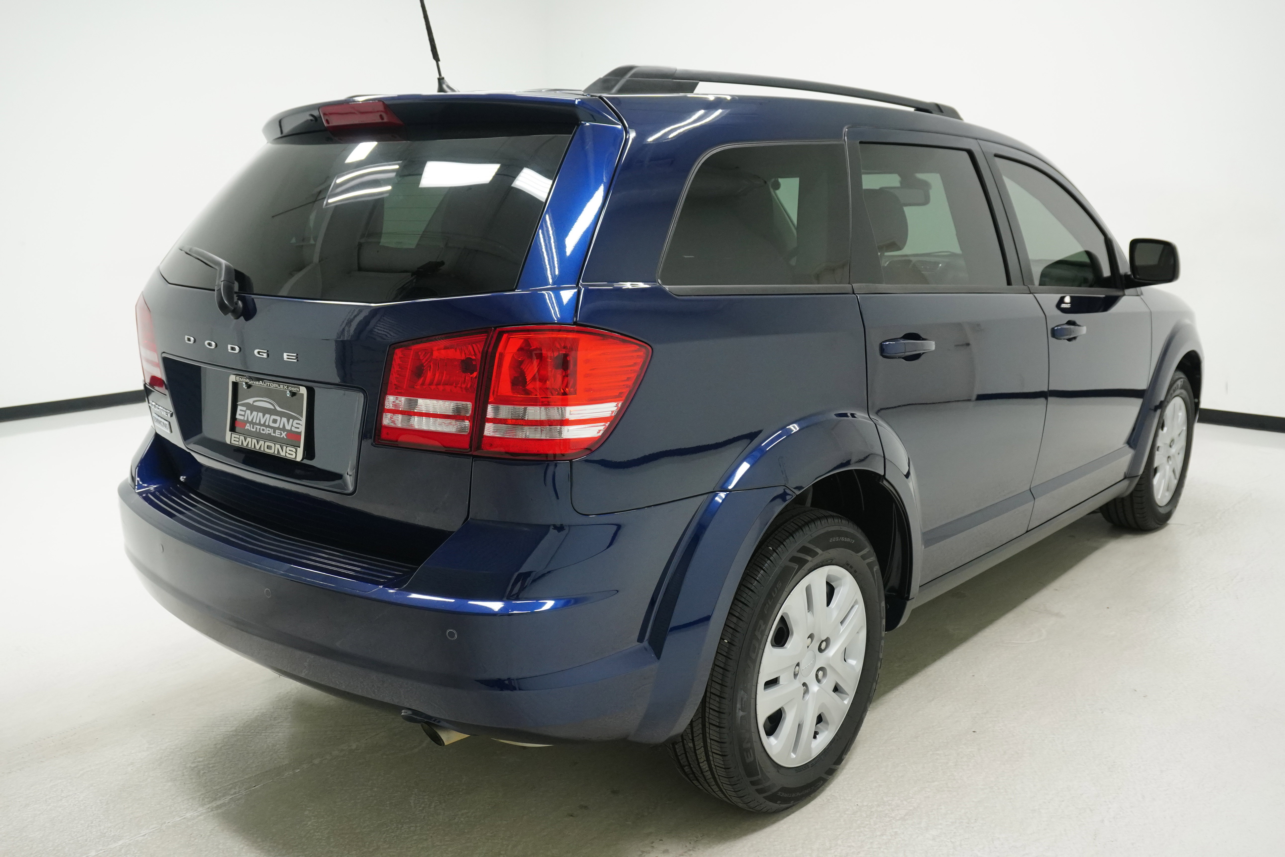 Used 2020 Dodge Journey SE FWD image 4