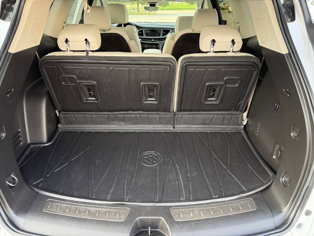 Used 2023 Buick Enclave Avenir w/ Avenir Technology Package AWD/4WD image 17