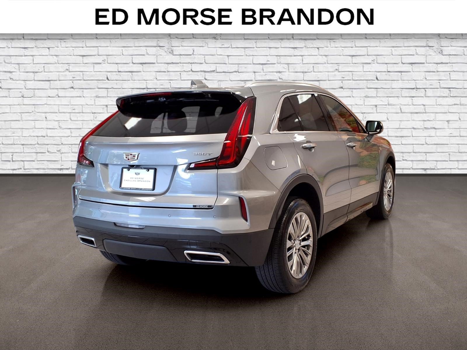 Certified 2024 Cadillac XT4 Premium Luxury w/ Technology Package FWD image 5