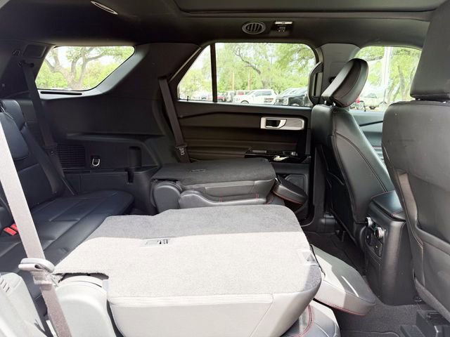 Used 2024 Ford Explorer ST-Line w/ Class IV Trailer Tow Package image 17