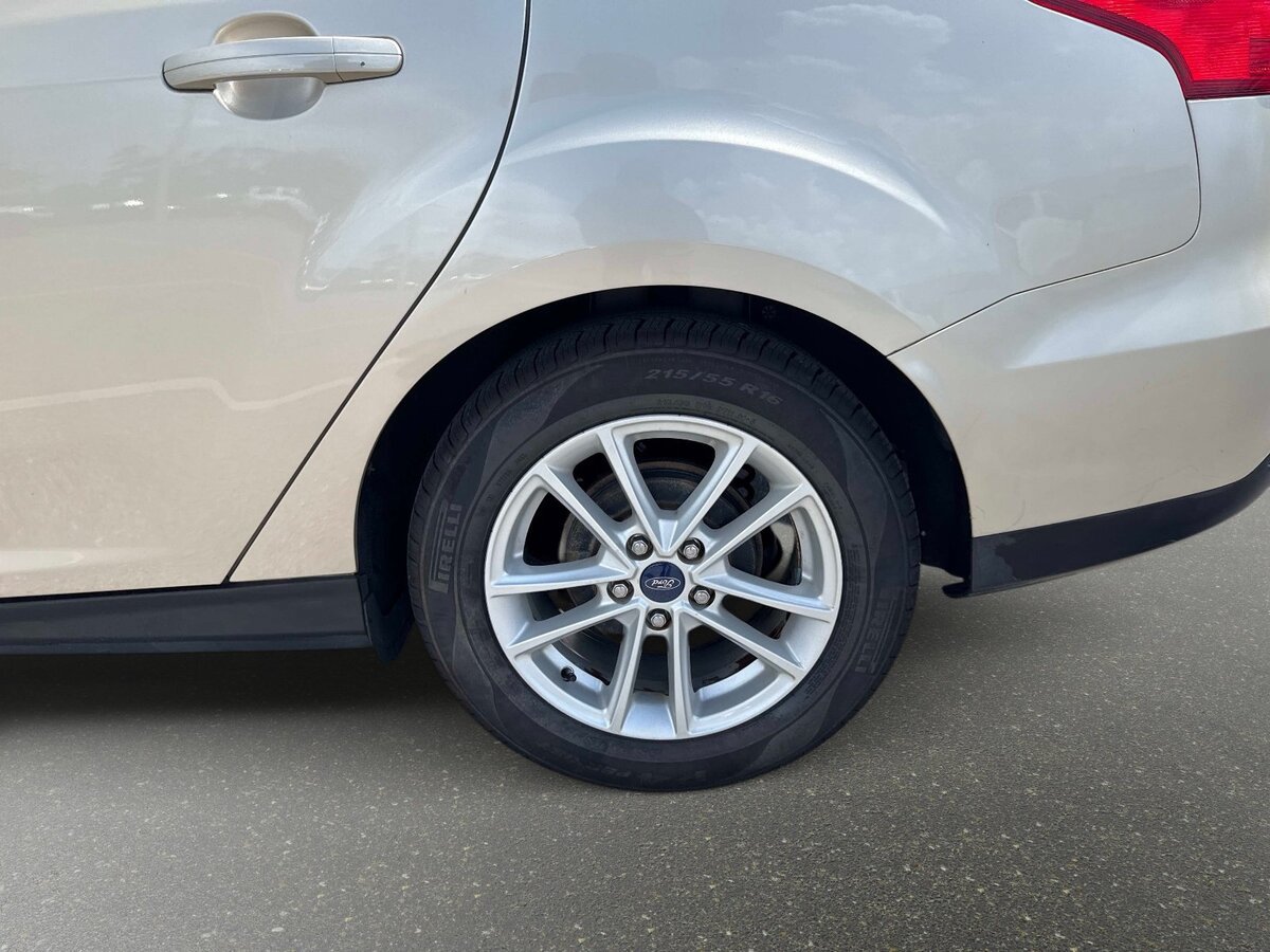 Used 2018 Ford Focus SE FWD image 9