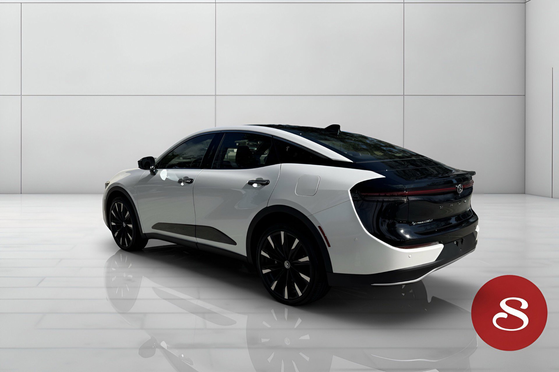 Used 2024 Toyota Crown Platinum video 2