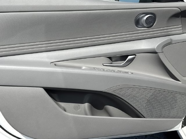 New 2026 Hyundai Elantra SEL Sport Premium FWD image 12