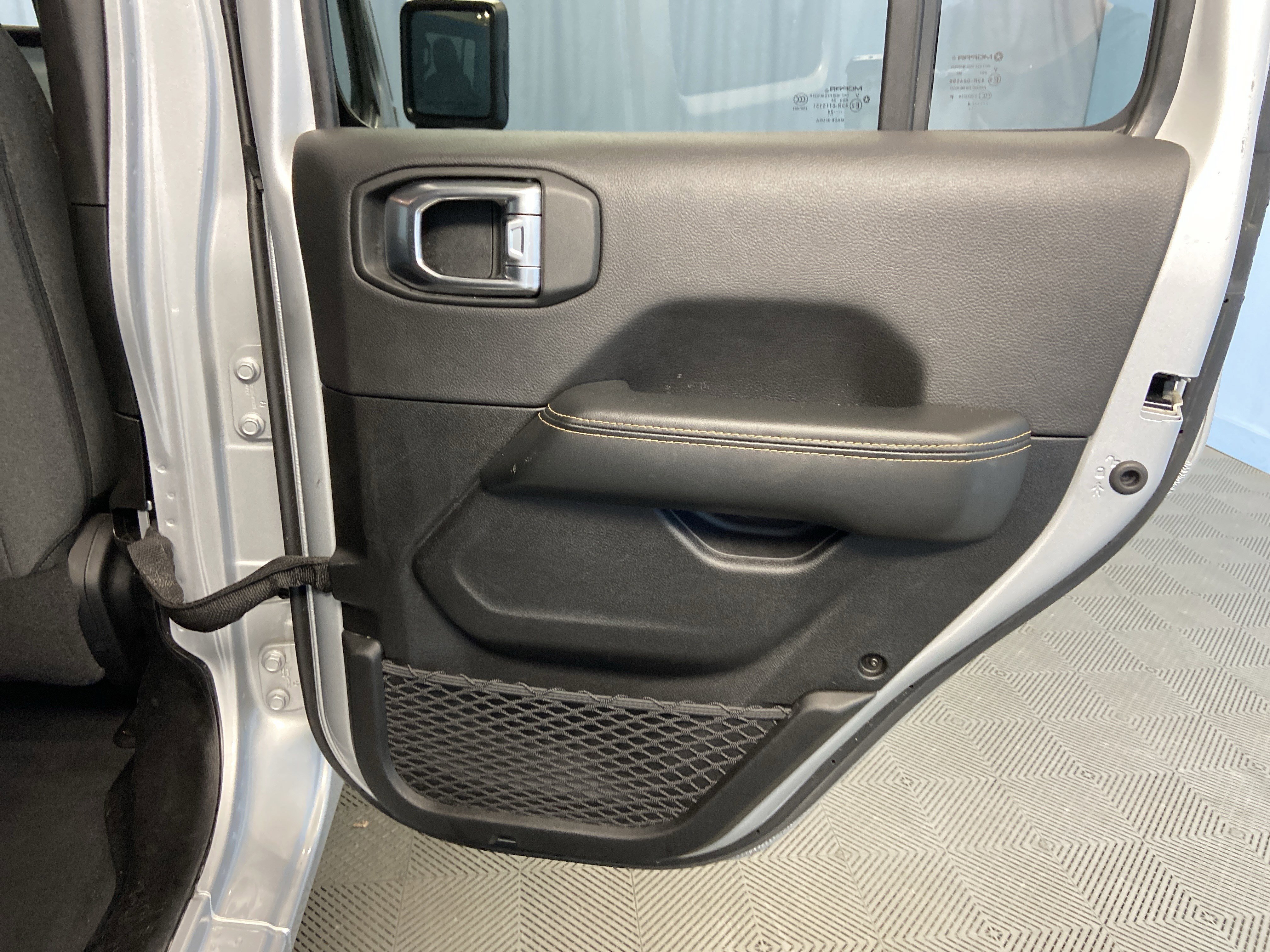 Used 2024 Jeep Wrangler Sahara image 44