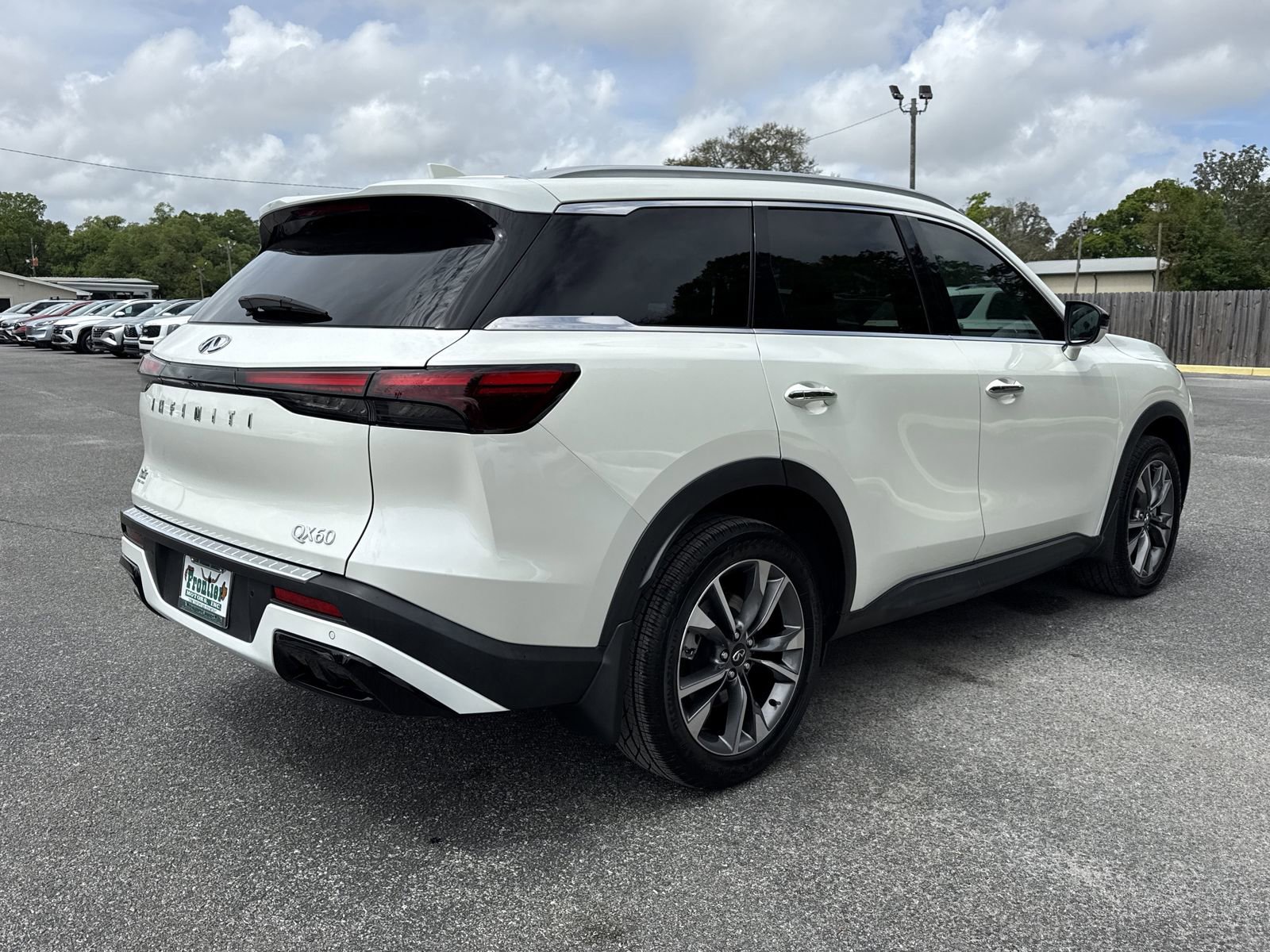 Used 2023 INFINITI QX60 Luxe w/ Cargo Package FWD image 5