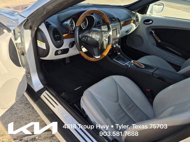 Used 2010 Mercedes-Benz SLK 300 image 17