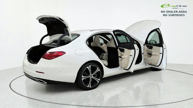 Used 2025 Mercedes-Benz C 300 Sedan image 19