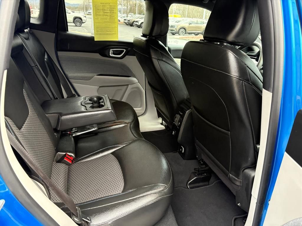 Used 2024 Jeep Compass Latitude image 18