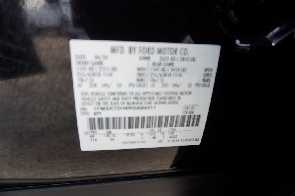 Used 2024 Ford Explorer XLT image 32