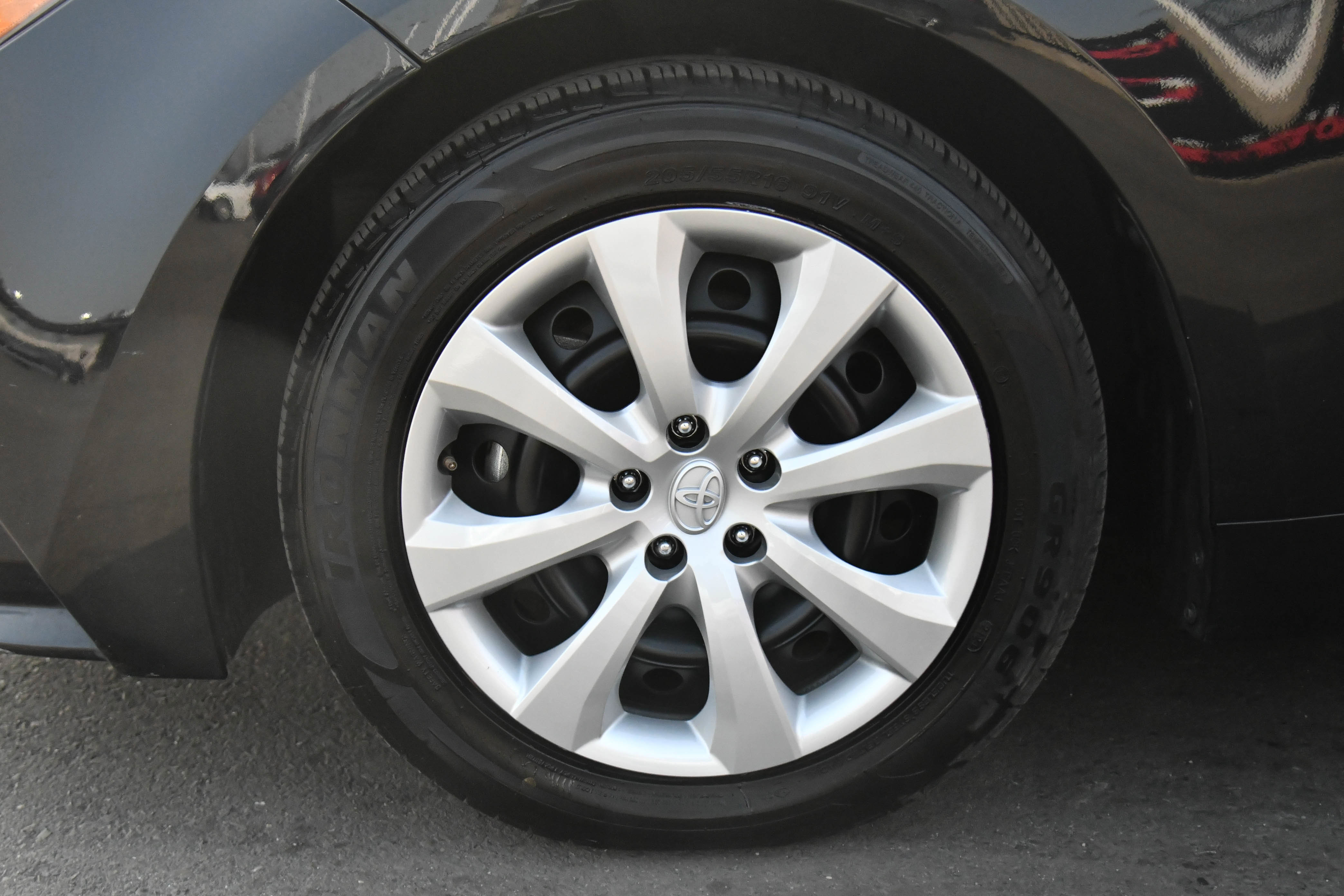 Used 2024 Toyota Corolla LE image 12