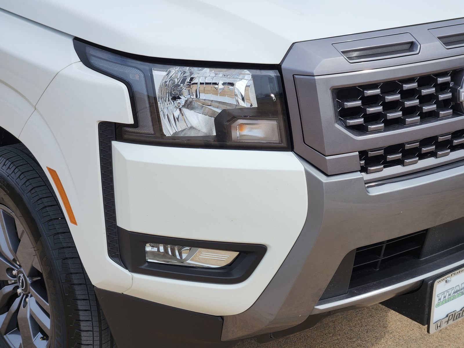 Used 2025 Nissan Frontier SV w/ SV Convenience Package image 11