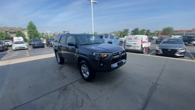 Used 2022 Toyota 4Runner SR5 Premium w/ Moonroof Package AWD/4WD image 4