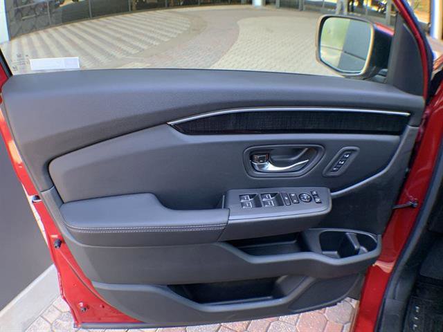 Used 2025 Honda Pilot Elite image 13