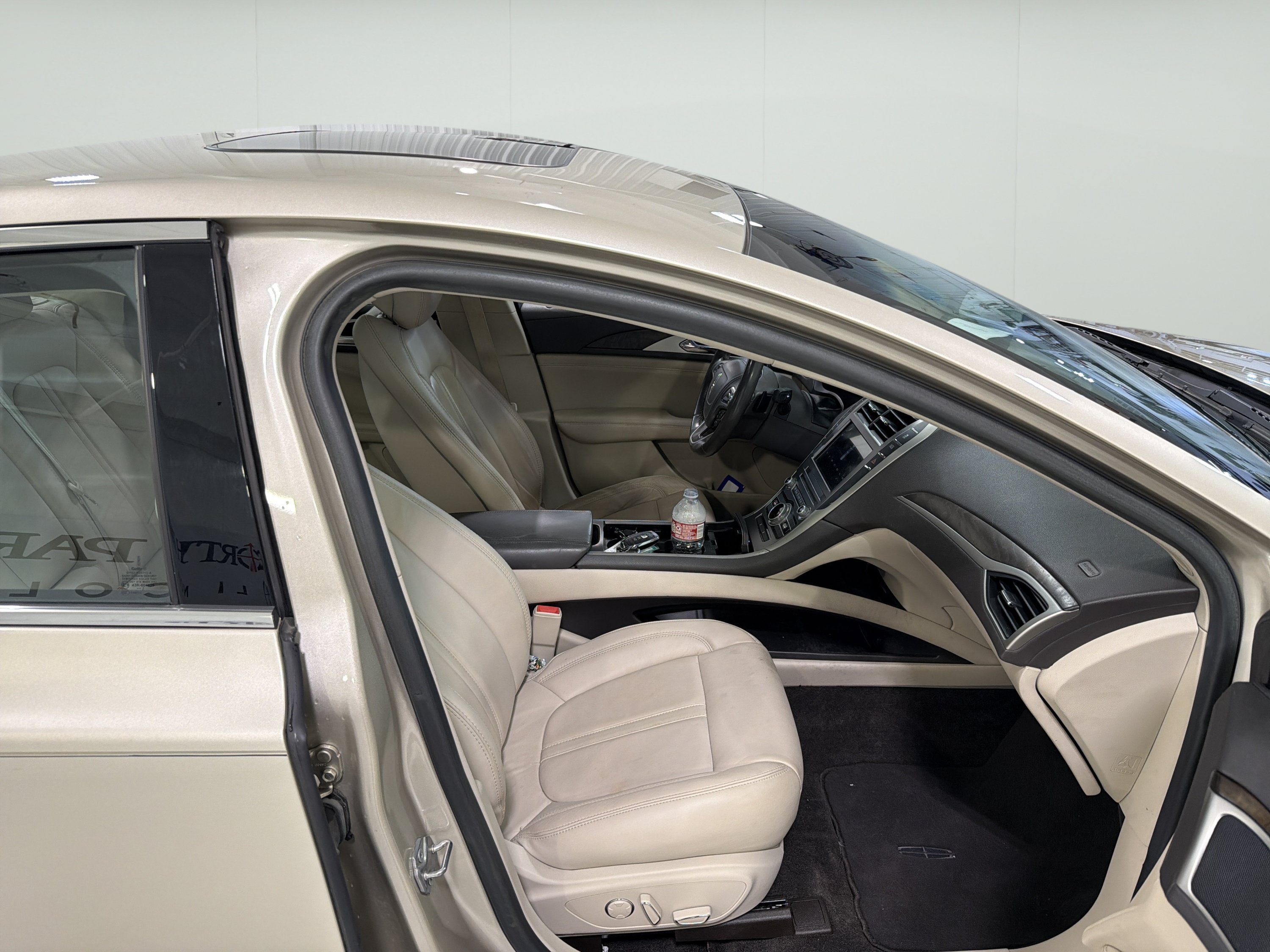 Used 2017 Lincoln MKZ Select w/ Select Plus Package FWD image 9