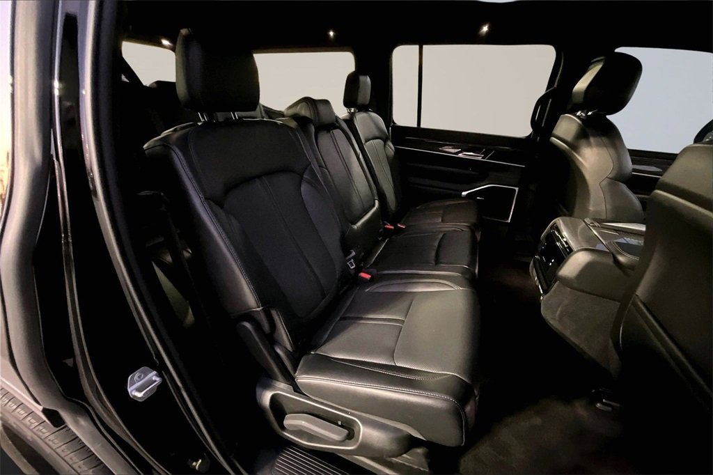 Used 2022 Jeep Wagoneer Series II image 28