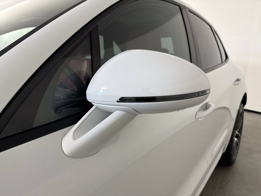 New 2026 Porsche Macan AWD/4WD image 12
