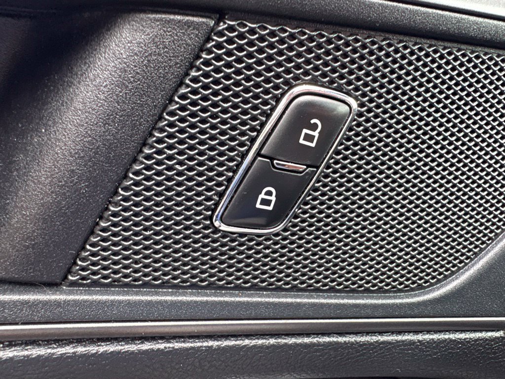 Used 2018 Ford Edge SE AWD/4WD image 13