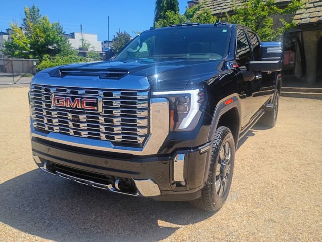 Used 2024 GMC Sierra 2500 Denali w/ Denali Reserve Package AWD/4WD image 4