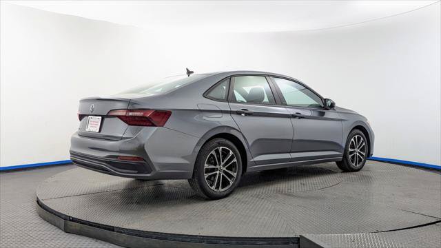 Used 2024 Volkswagen Jetta Sport FWD image 8