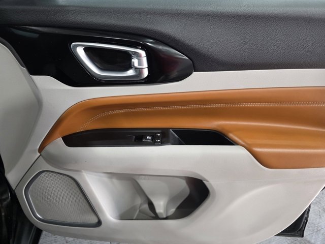 Used 2022 Jeep Compass Limited image 13