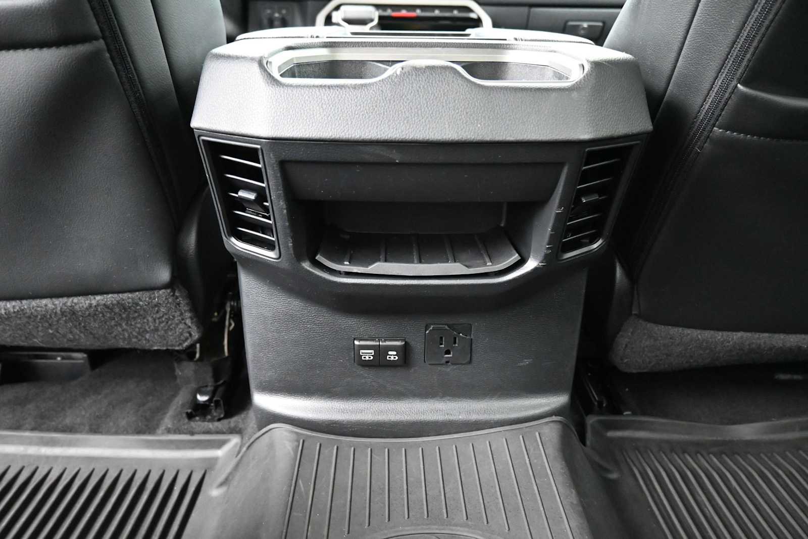 Used 2024 Toyota Tundra Limited AWD/4WD image 12