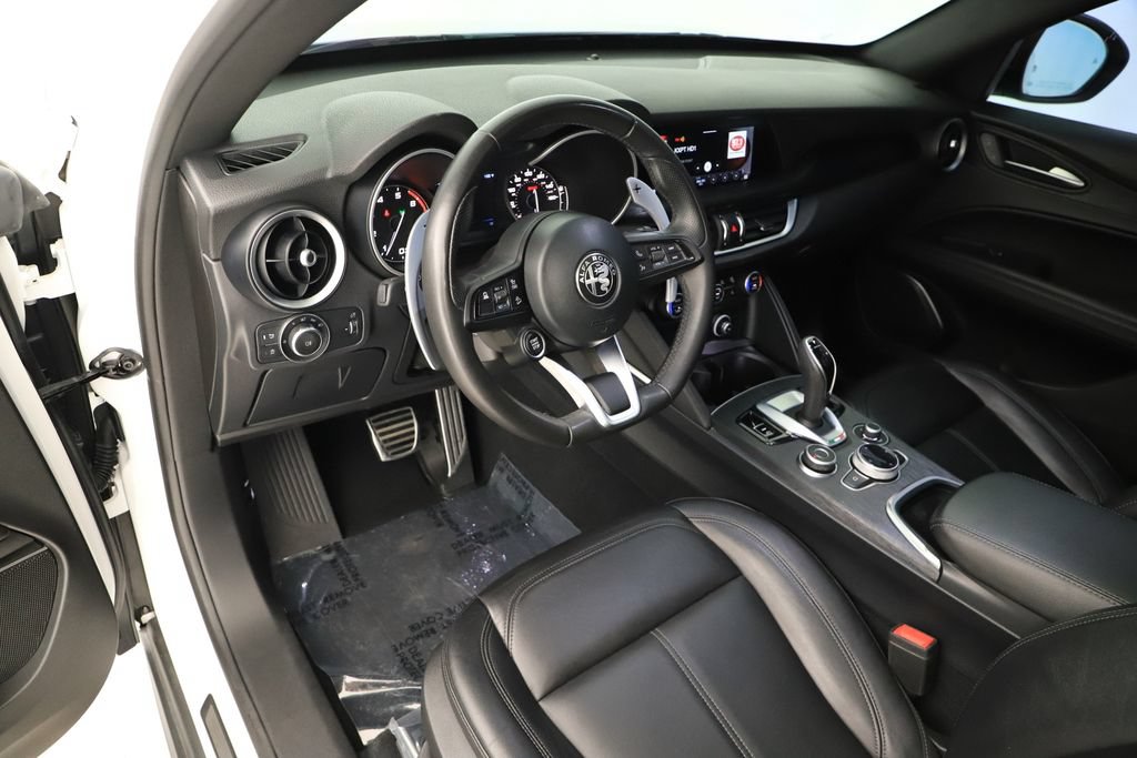 Used 2023 Alfa Romeo Stelvio Sprint RWD image 15