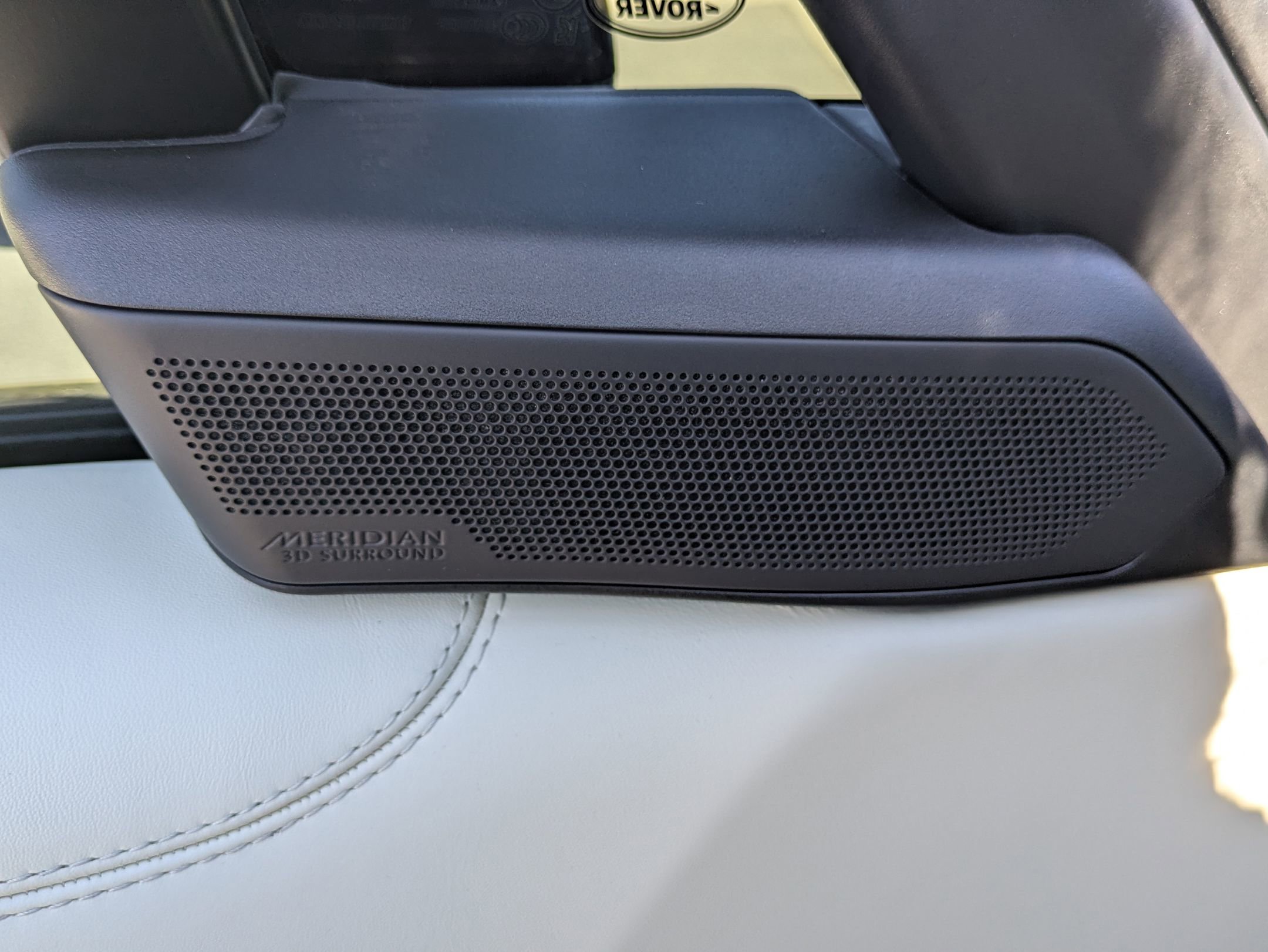 Certified 2025 Land Rover Range Rover SE image 22