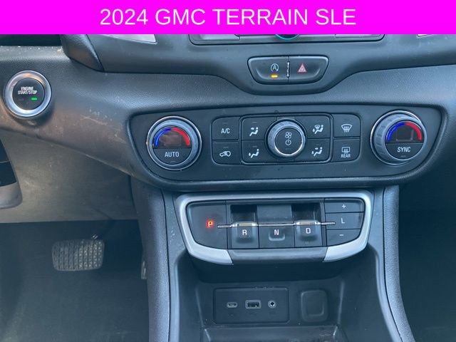 Used 2024 GMC Terrain SLE w/ Driver Convenience Package FWD image 27
