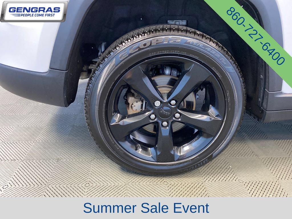 Used 2023 Jeep Grand Cherokee Altitude AWD/4WD image 37