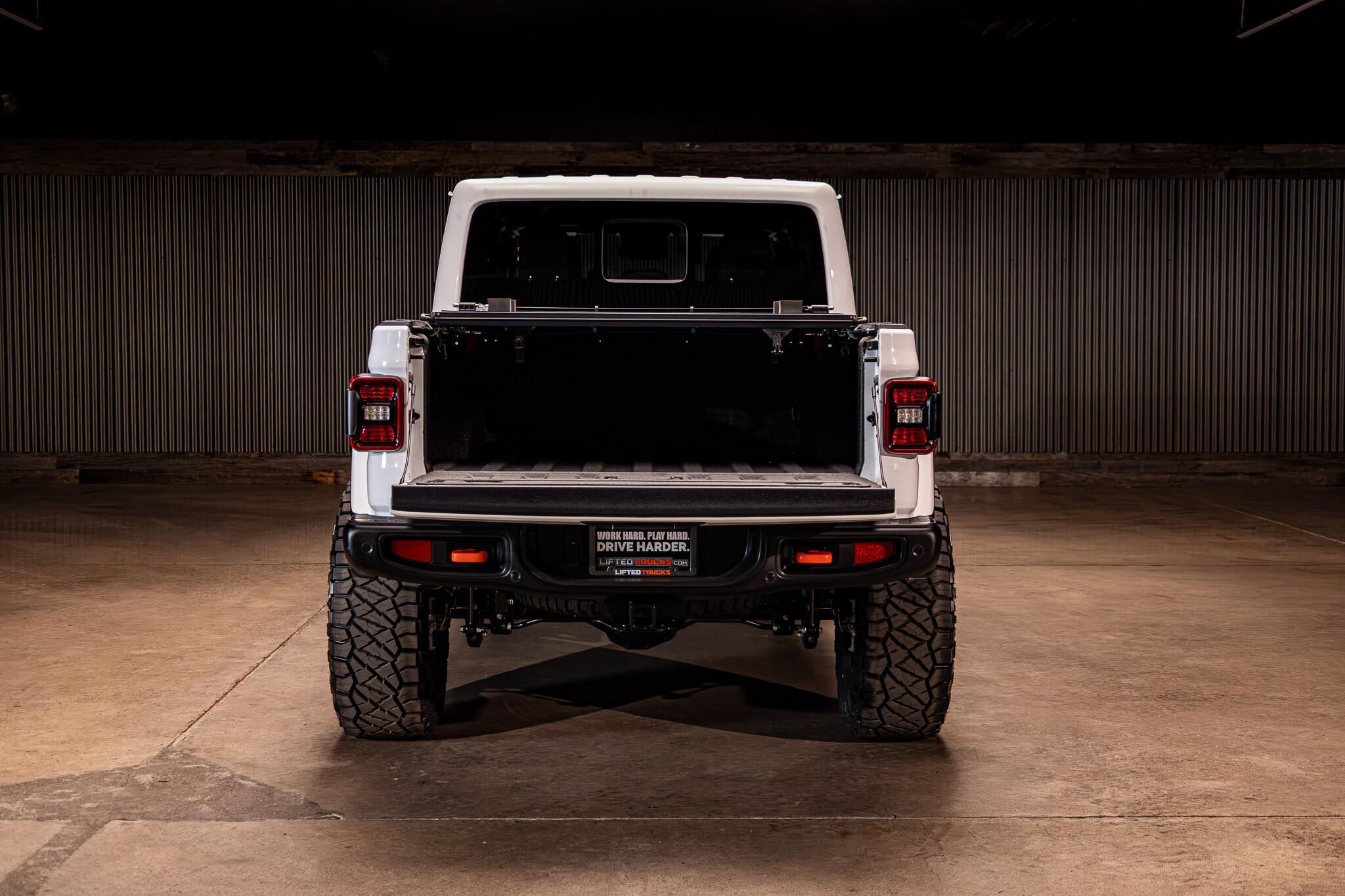 Used 2024 Jeep Gladiator Mojave AWD/4WD image 15