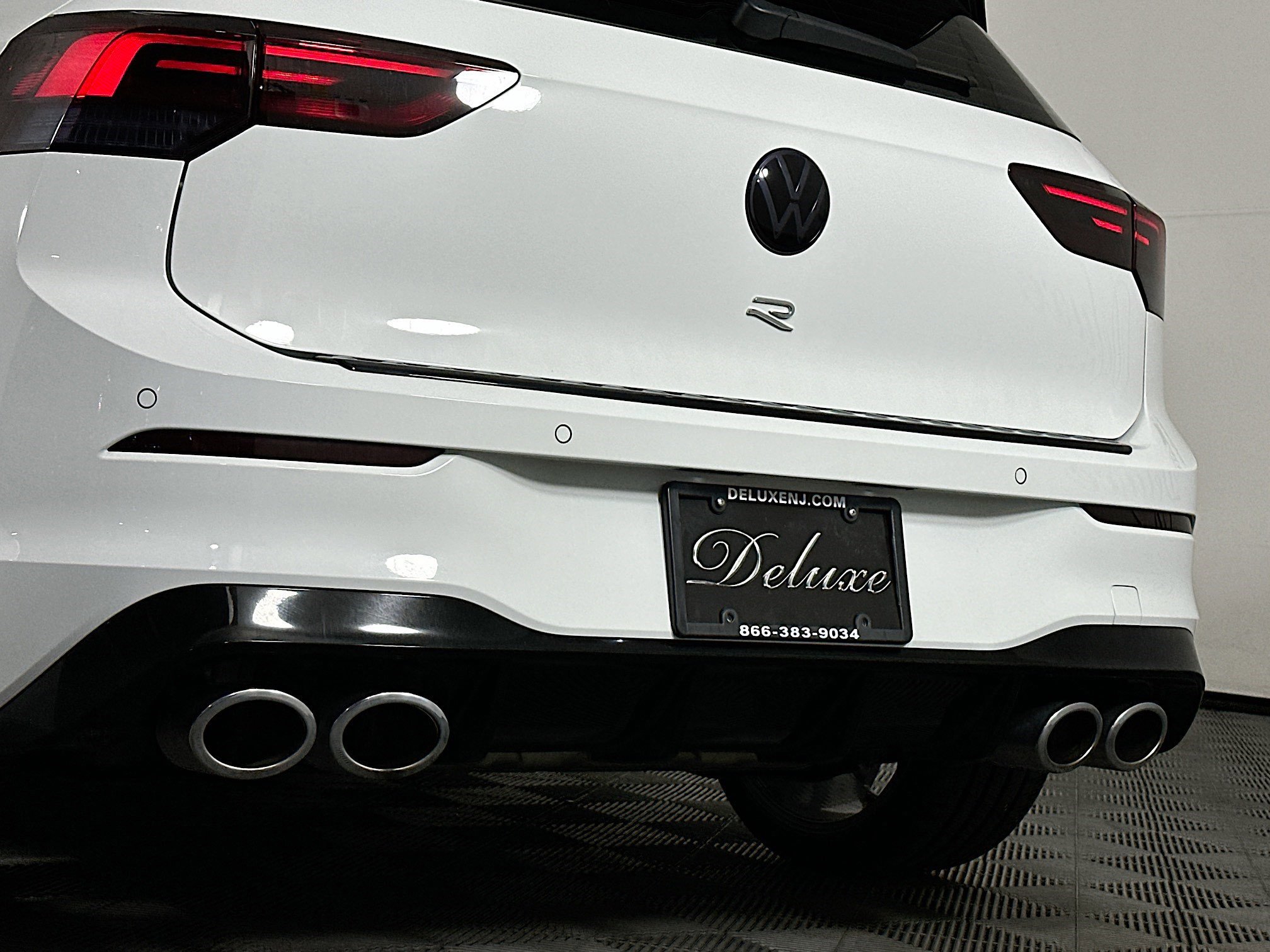 Used 2024 Volkswagen Golf R image 27