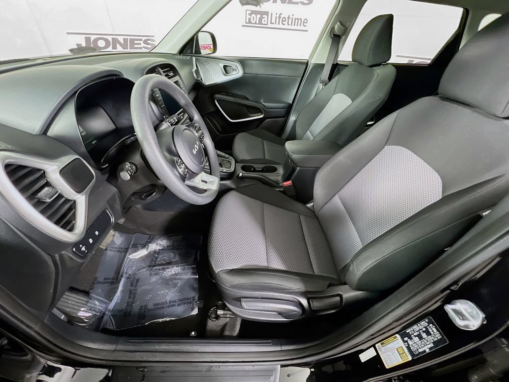 Certified 2023 Kia Soul LX w/ LX Technology Package FWD image 24