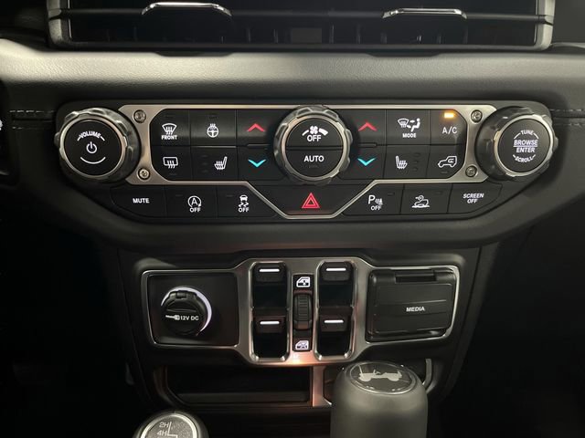 New 2025 Jeep Wrangler Sahara image 18